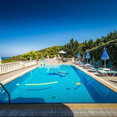Dom wakacyjny Me Away - Argo's Summer Poolside Retreats *