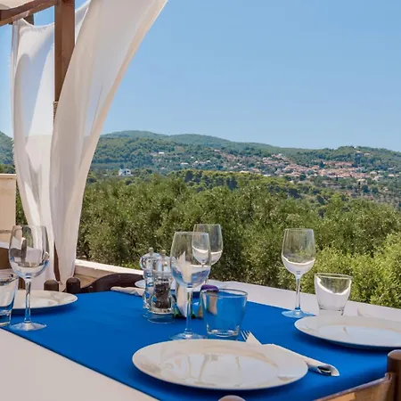 Dom wakacyjny Me Away - Argo's Summer Poolside Retreats *