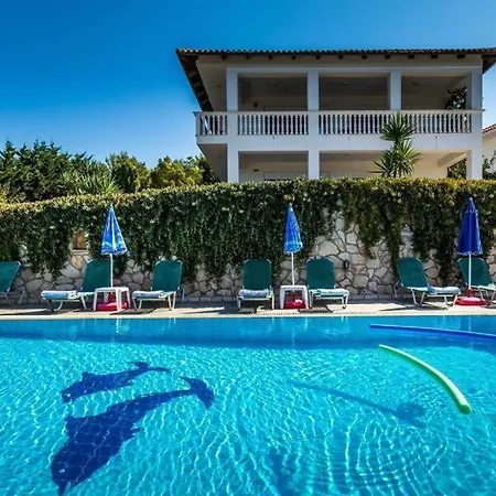 Me Away - Argo's Summer Poolside Retreats * Keri