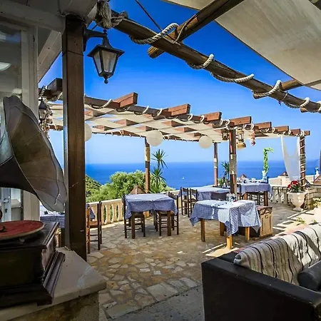 Me Away - Argo's Summer Poolside Retreats Holiday home