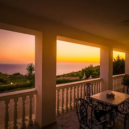 Me Away - Argo's Summer Poolside Retreats Casa vacanze